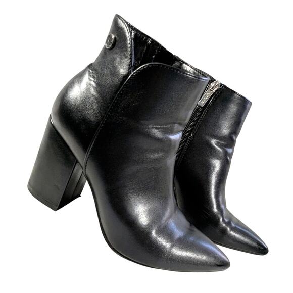 UNISA! MILANI BLACK VEGAN LEATHER CHUNKY HEEL, POINTY TOE ANKLE BOOTS! SZ 5.5M - Picture 1 of 12